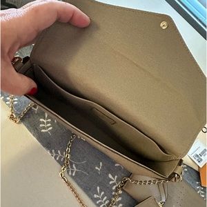 Louis Vuitton Felicie Pochette in turtledove